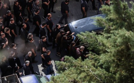 Κηδεία Φανούρη Καργάκη Βορίζια: To σπαραστικό μοιρολόι της συζύγου