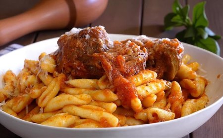 Το Μυστικό για Τέλειο Κοκκινιστό με Ζυμαρικά – γίνεται λουκούμι χωρίς κόπο!!!