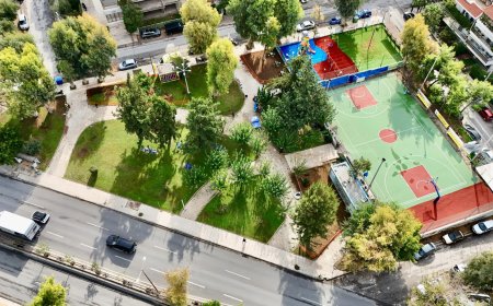 Ελληνικό – Αργυρούπολη: Παραδόθηκε η νέα παιδική χαρά στην Πλατεία Ρήγα Φεραίου