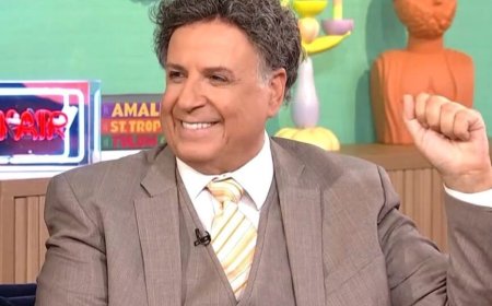 Χάρης Ρώμας για τη νέα σειρά που ετοιμάζει: «Με την Άννα Χατζησοφιά είμαστε αδιάσπαστοι, έχουμε γράψει τα πρώτα επεισόδια»