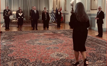 Παρασκήνιο στο Προεδρικό Μέγαρο – H λεπτομέρεια στο … τακουνάκι