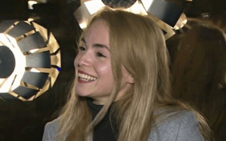 Σίσσυ Τουμάση για Αργύρη Πανταζάρα: «Είναι πολύ ωραίο να παίζεις με τον σύντροφό σου στο θέατρο, προχωράμε και καθοδηγούμε ο ένας τον άλλον»