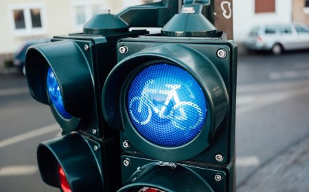 Δωρεάν ηλεκτρικά ποδήλατα στον Δήμο Βύρωνα – Πώς λειτουργεί το νέο σύστημα κοινόχρηστων ποδηλάτων