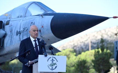 ΥΠΕΘΑ και Δήμος Γλυφάδας: Τίμησαν τους Πεσόντες της Πολεμικής Αεροπορίας