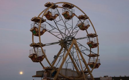 Χριστούγεννα στη Βιέννη: Άνοιξε η εορταστική αγορά