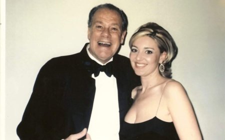 Πέθανε ο σχεδιαστής μόδας Ντίμης Κρίτσας – Είχε ντύσει τις μεγαλύτερες σταρ της χώρας και του Χόλιγουντ