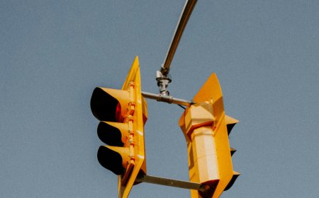 Γυναικείες μορφές στα φανάρια της Λευκωσίας