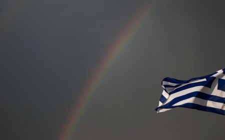 Κακοκαιρία Αθήνα: Ποτάμια οι δρόμοι από την καταιγίδα