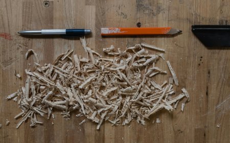 Αλεξανδρούπολη: 85χρονος κατασκευάζει και δωρίζει εκκλησάκια και αργαλειούς