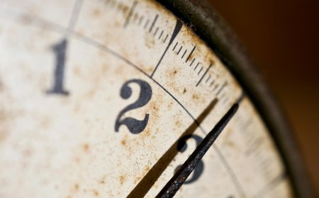 Ρολόι Δημοτικής Αγοράς Χανιών: Χτυπάει ξανά εκεί από όπου αφαιρέθηκε το 2022