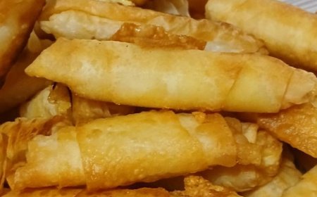 Απλά και όμορφα, στο τσακ μπαμ τυρομπουρεκάκια !!!