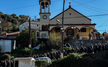 Αχαΐα: Βαθύτατος πόνος στην κηδεία του 3χρονου που σκοτώθηκε