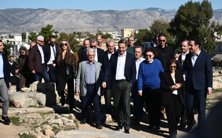 Μητσοτάκης Ελευσίνα: “Πρώτη υποχρέωση να σκύψουμε πάνω από την ακρίβεια”