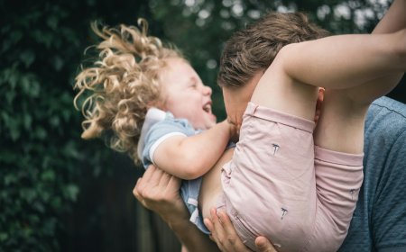 Υιοθεσίες Ελλάδα: «Έχω βιώσει ένα θαύμα», λέει 48χρονος μονογονέας μετά από χρόνια αναμονής
