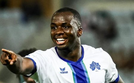 Τεττέη βράβευση: Ιστορική διάκριση για τον ποδοσφαιριστή