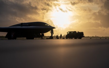 ΝΑΤΟ – Ρωσία: Φωτιά στα σύνορα, διπλωματία στο σκοτάδι