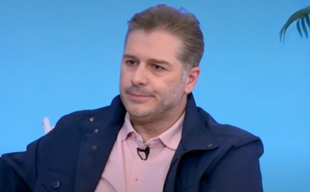 Αλέξανδρος Μπουρδούμης για Τσίπρα: «Προσπάθησα να τον συναντήσω πριν ξεκινήσουν τα γυρίσματα αλλά βρήκα κλειστές πόρτες»