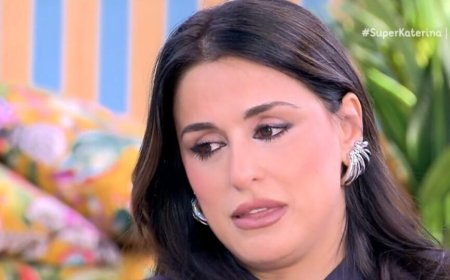 «Έσπασε» η Χριστίνα Σάλτη μιλώντας για τη μητέρα της: «Την είδα στον ύπνο μου, περπατούσαμε κι εκείνη έστριψε σε ένα σπίτι με λουλούδια»