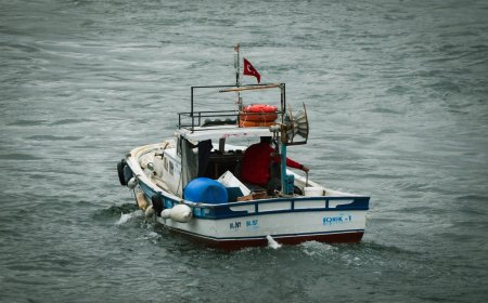 Αγαθονήσι τουρκικά αλιευτικά: Σκάφος του Λιμενικού έριξε προειδοποιητικά πυρά