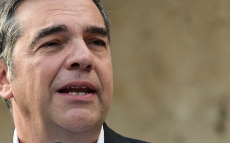 Κηδεία Φλαμπουράρη – Τσίπρας: «Έσπασε» η φωνή του πρώην πρωθυπουργού