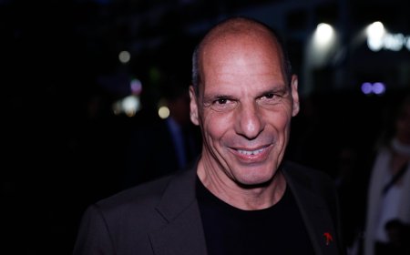 Τσίπρας για Βαρουφάκη: “Το σχέδιο του ήταν να τυπώναμε κουπόνια αντί για χρήματα”