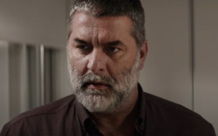 Βασίλης Μπισμπίκης: Η αμήχανη αντίδραση όταν ρωτήθηκε για το τροχαίο – Παρενέβη η Κλέλια Ρένεση