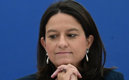 Συλλογικές συμβάσεις Κεραμέως: Ιστορική συμφωνία κυβέρνησης και κοινωνικών εταίρων