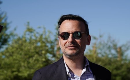 Δούκας – Μπακογιάννης: Μια ιδιαιτέρως θερμή χειραψία