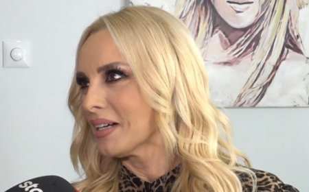 Πέγκυ Ζήνα: «Μετά την εγκυμοσύνη μου, άκουγα συναδέλφους να λένε ότι πάχυνα, ότι σοβάρεψα»