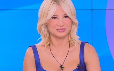 Φαίη Σκορδά: «Οτιδήποτε κάνω θέλω να το πληρώνω, από το μπότοξ μέχρι τα νύχια, στα μπουζούκια δεν έχω πληρώσει ποτέ»