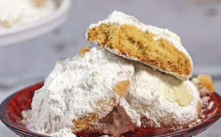 Αφράτοι Κουραμπιέδες ! Χωρίς μιξερ χωρίς βούτυρο και χωρίς αυγά!!!