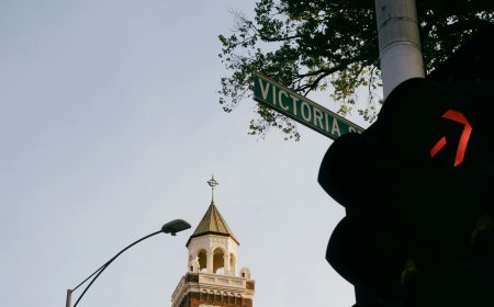 Έψαχνε για χρυσό και κράταγε… έναν από τους σπανιότερους μετεωρίτες