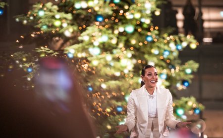 Νιάρχος φωταγώγηση δέντρου 2025: Η επίσημη έναρξη των γιορτών στο πιο λαμπερό σημείο της Αθήνας