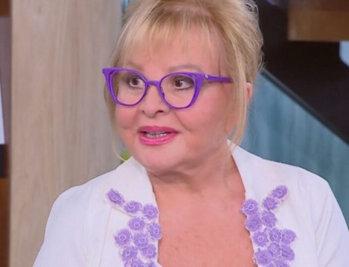 Βίκυ Παγιατάκη: «Όταν η Μιμή Ντενίση πήρε το παιδί, ήταν κι εγώ να πάρω παιδί»