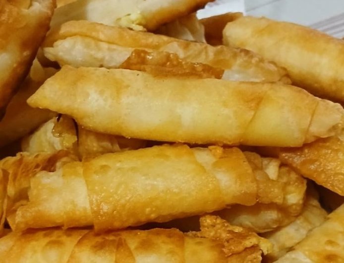 Απλά και όμορφα, στο τσακ μπαμ τυρομπουρεκάκια !!!