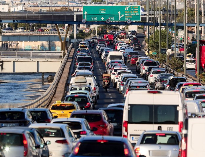 Πωλήσεις καινούργιων αυτοκινήτων 2025: Σημαντική αύξηση στα plug in υβριδικά