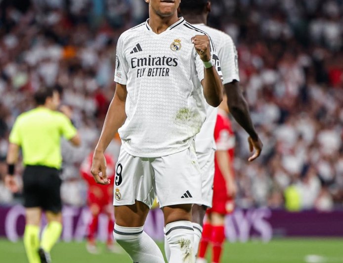 Κιλιάν Εμπαπέ: Ο νεότερος παίκτης που φτάνει τα 400 γκολ από την εποχή του Πελέ