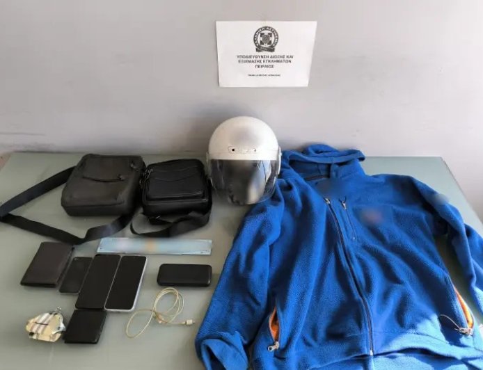 Έπιασαν «τσαντάκια» που πετούσε στο δρόμο και έσερνε τα θύματά του