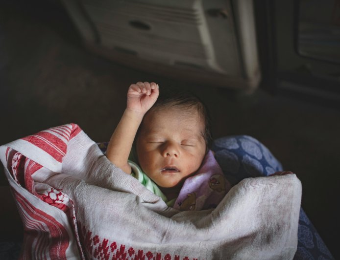 Άγραφα επίδομα 3.000 ευρώ: Η τοπική αυτοδιοίκηση μπαίνει στη μάχη κατά της υπογεννητικότητας