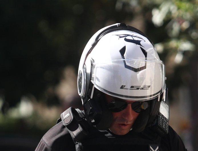 Ακύρωναν με τηλεχειριστήριο το κλείδωμα οχημάτων στη Γλυφάδα και έκλεβαν τα πάντα από το εσωτερικό