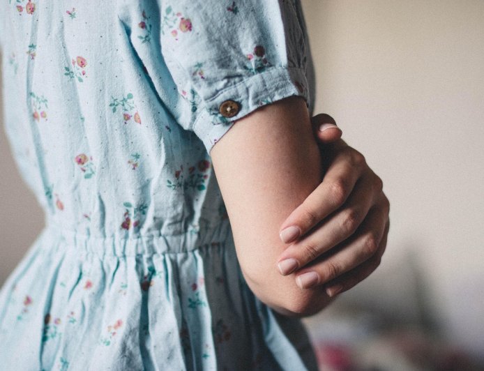 «Με Ακούς;» – Ο Δήμος Αιγάλεω ενώνει φωνές κατά της έμφυλης βίας