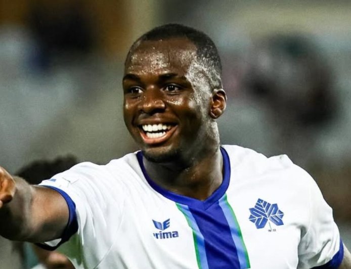 Τεττέη βράβευση: Ιστορική διάκριση για τον ποδοσφαιριστή