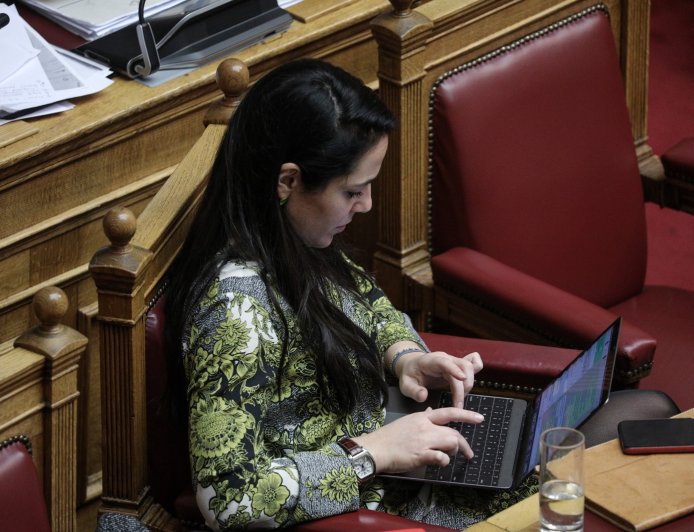 Δημογραφικό Ελλάδα: “Η περιφέρεια μπροστά, η οικογένεια στο επίκεντρο”