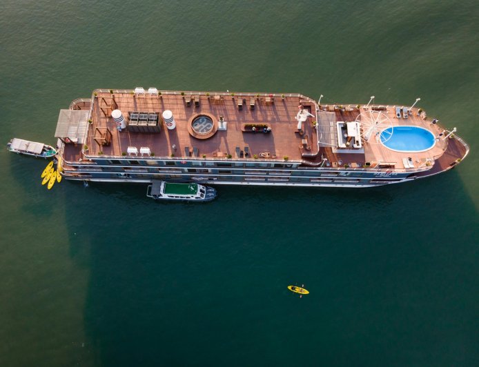 Λιμάνι Πειραιά: Η Ελλάδα ως «προνομιούχο οικόπεδο»