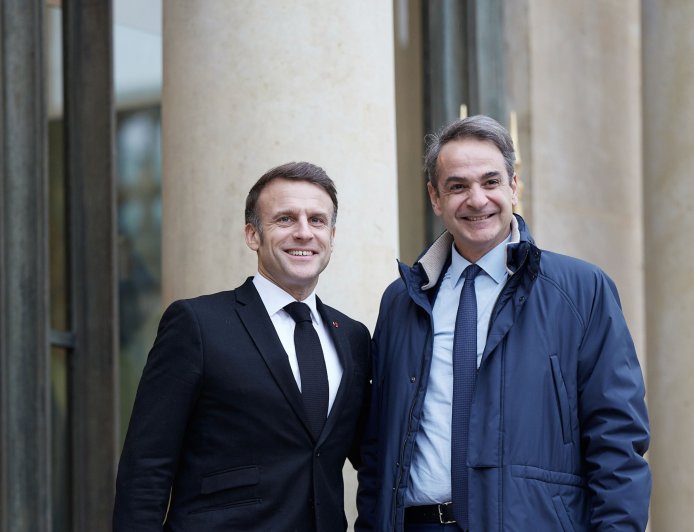 Πρόωρη αποπληρωμή των δανείων από την Ελλάδα: «Ο τζίτζικας έφτασε να δανείζει τον μέρμηγκα»