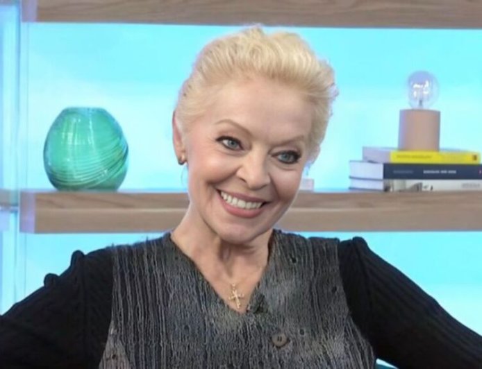 Μαρία Αλιφέρη: «Δεχόμουν χιλιάδες γράμματα και τα έβαζα σε σακούλες σκουπιδιών, γιγαντιαίες»