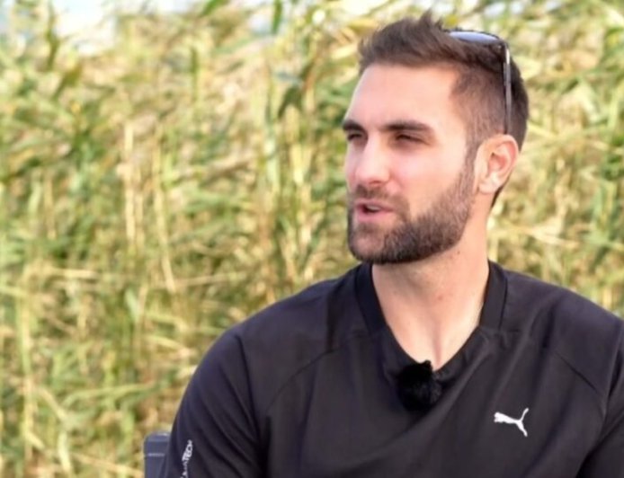 Σοκάρει ο Στέφανος Ντούσκος: «Είχα 3% λίπος, για να ξεγελάσω την πείνα μου έτρωγα παγάκια και μια μπάρα δημητριακών την ημέρα»