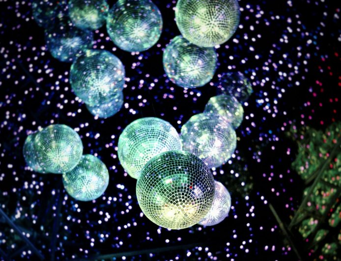 Κλαμπ χωρίς κινητά: Το μαγαζί που απαγορεύει τη χρήση τους