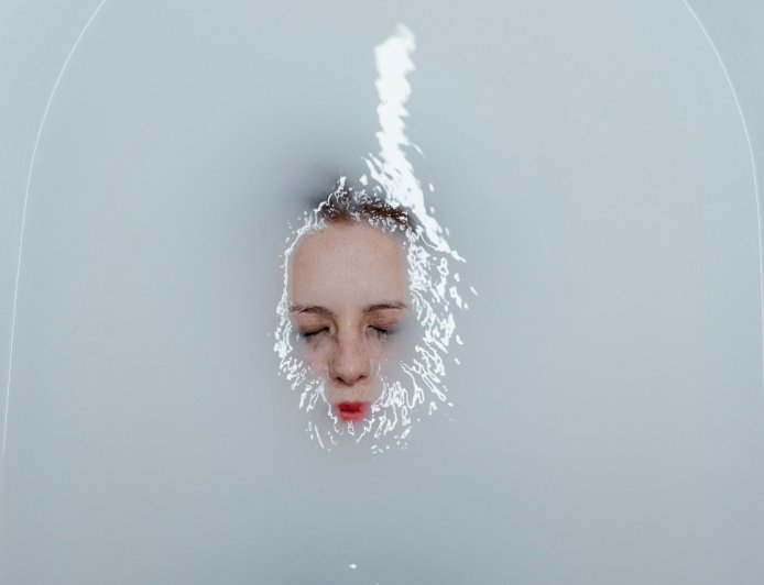 Θύματα έμφυλης βίας: Γαρυφαλλιά, Τοπαλούδη, Κυριακή και άλλες γυναίκες σε ένα ανατριχιαστικό βίντεο