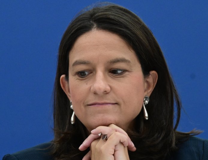 Συλλογικές συμβάσεις Κεραμέως: Ιστορική συμφωνία κυβέρνησης και κοινωνικών εταίρων